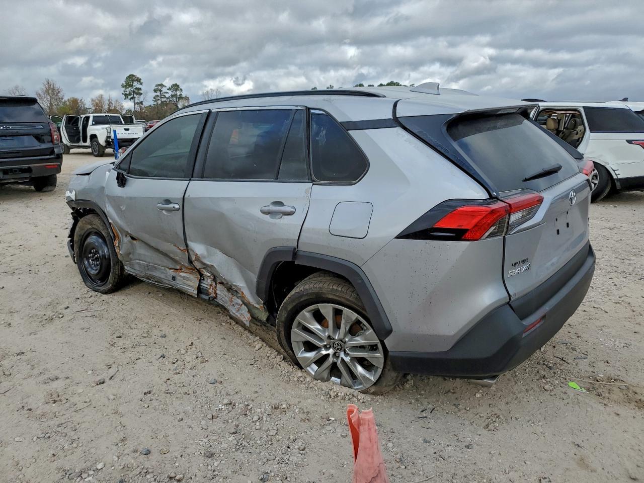 2025 Toyota Rav4 Xle Premium - Фото 2