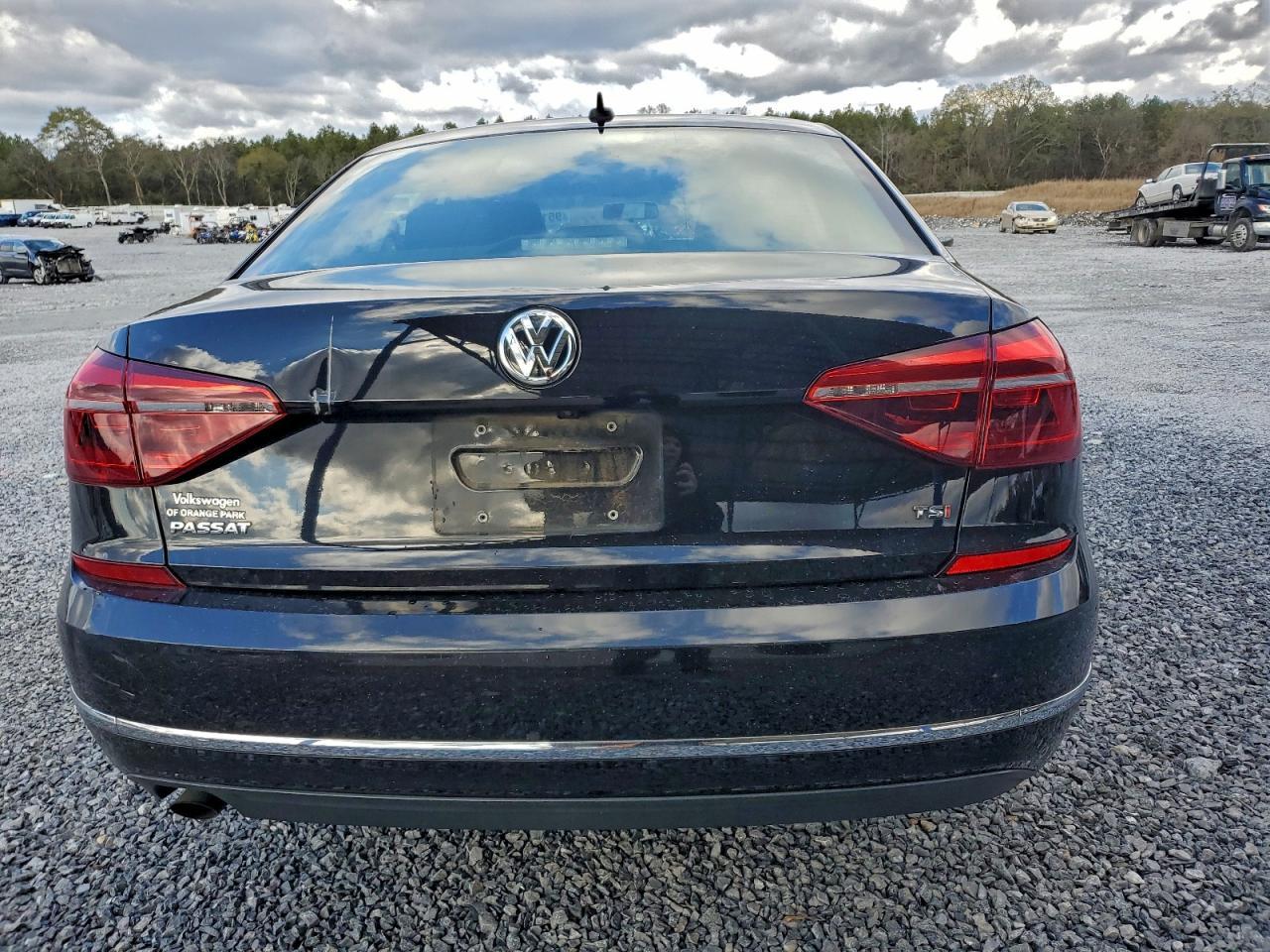 2019 Volkswagen Passat - Image 6