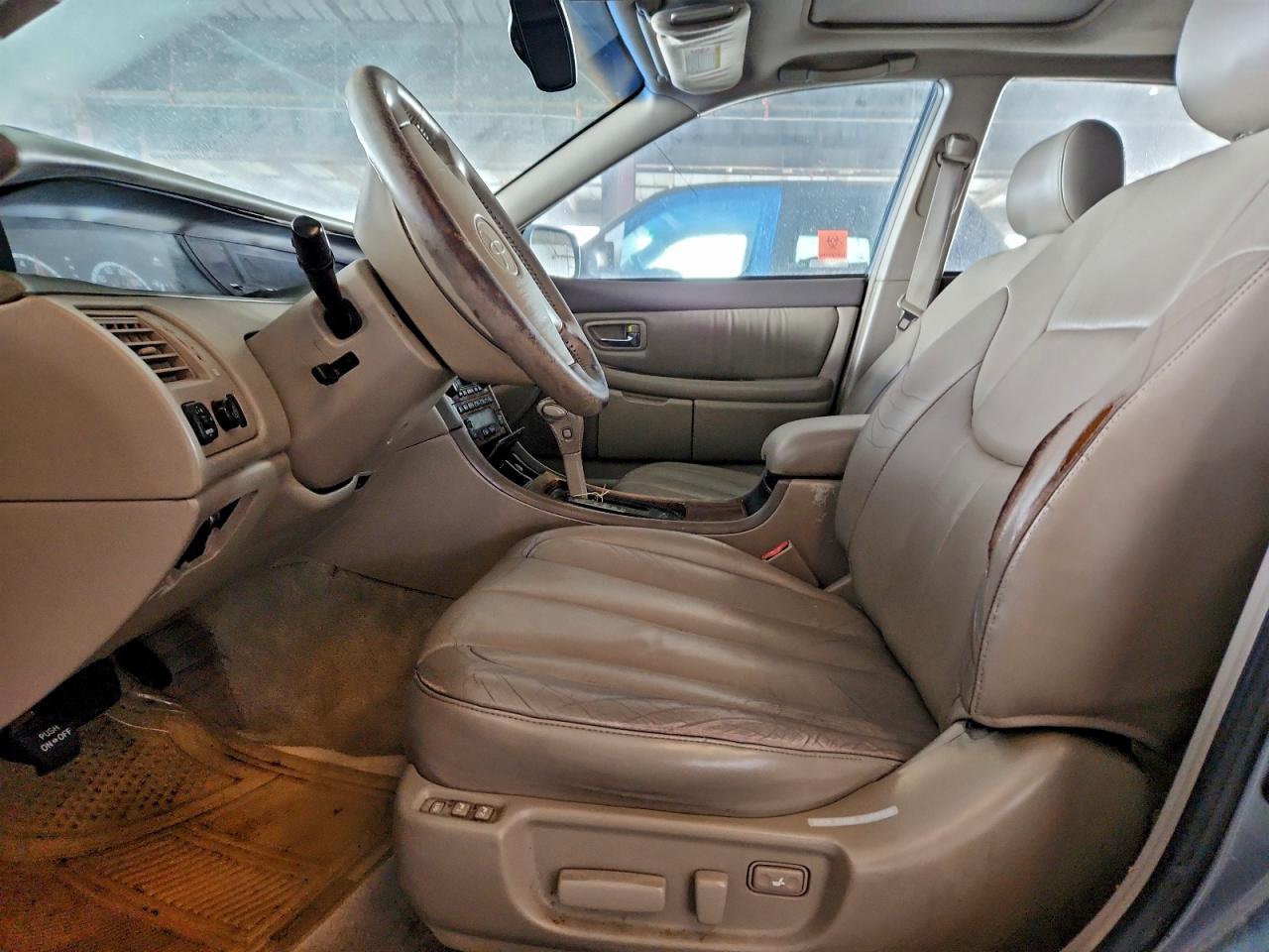 2001 Toyota Avalon - Image 7