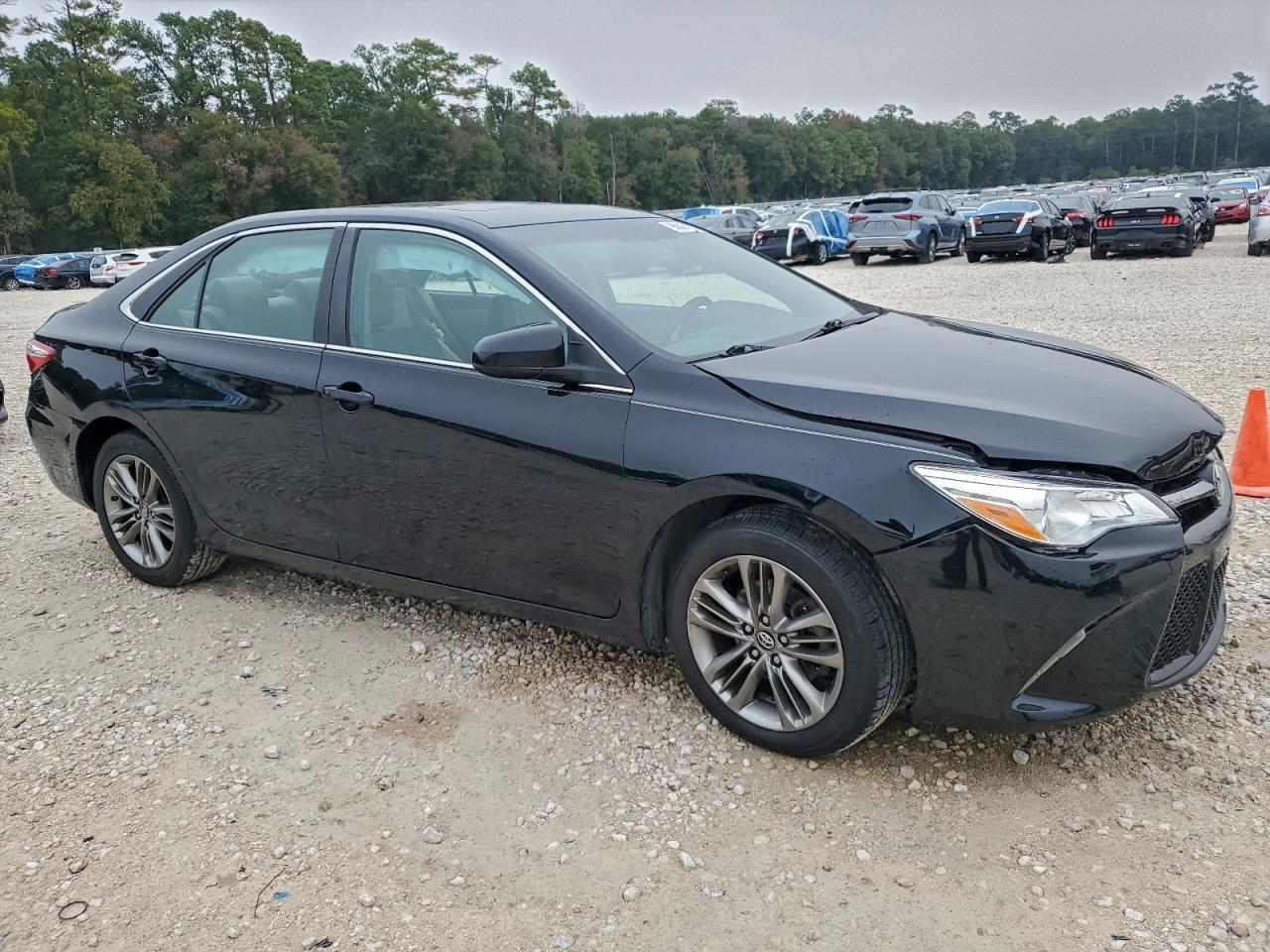2016 Toyota Camry Se - Фото 4