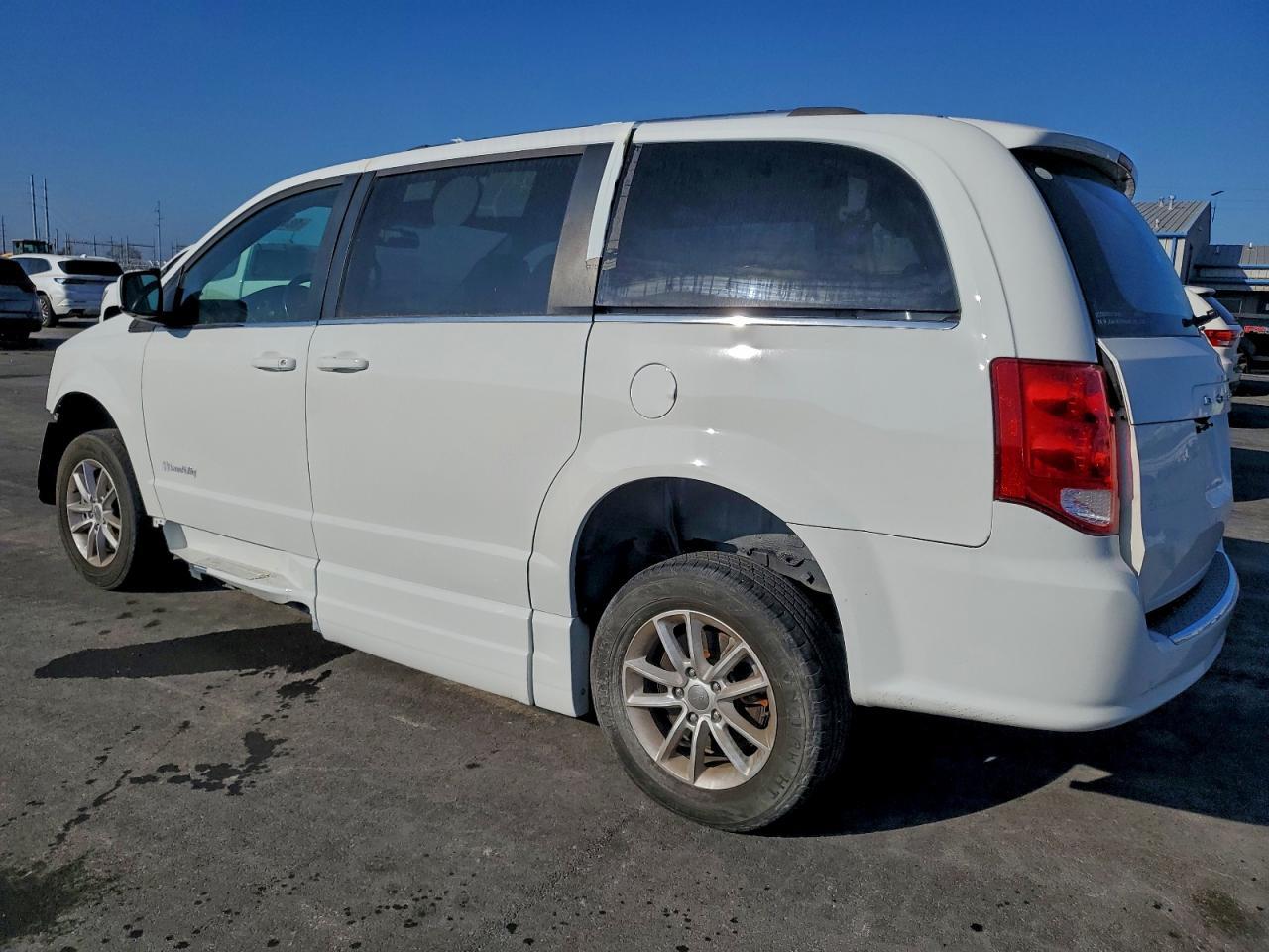 2019 Dodge Grand Caravan Sxt - Фото 2