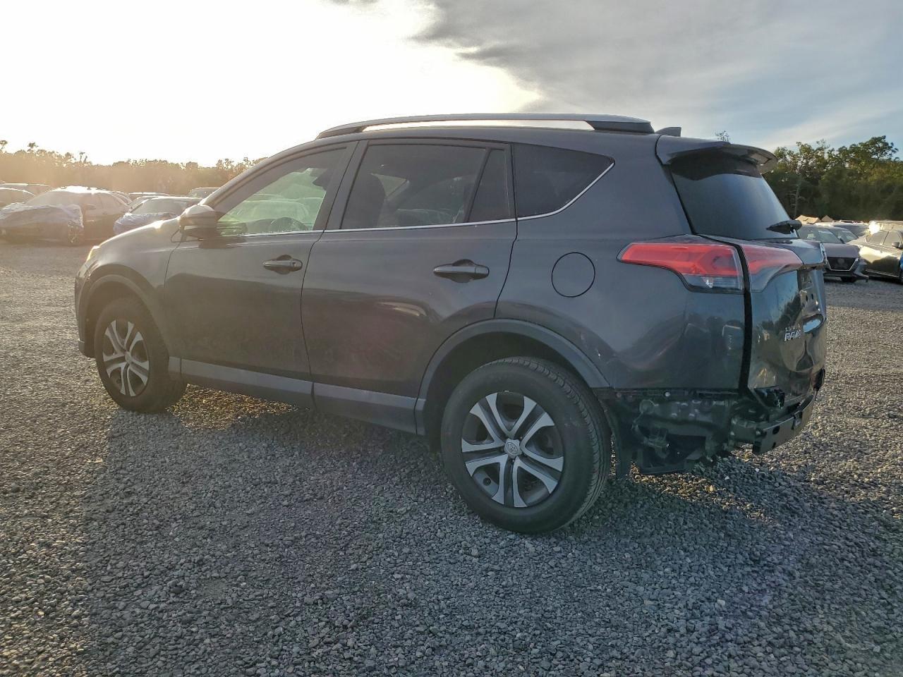 2017 Toyota Rav4 - Фото 2