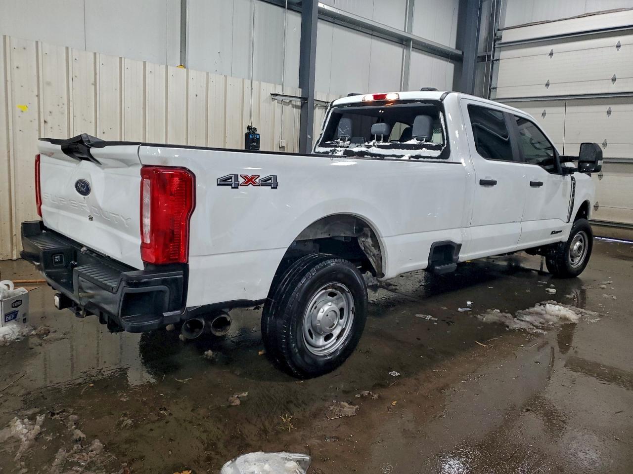 2025 Ford F250 Super Duty - Image 3
