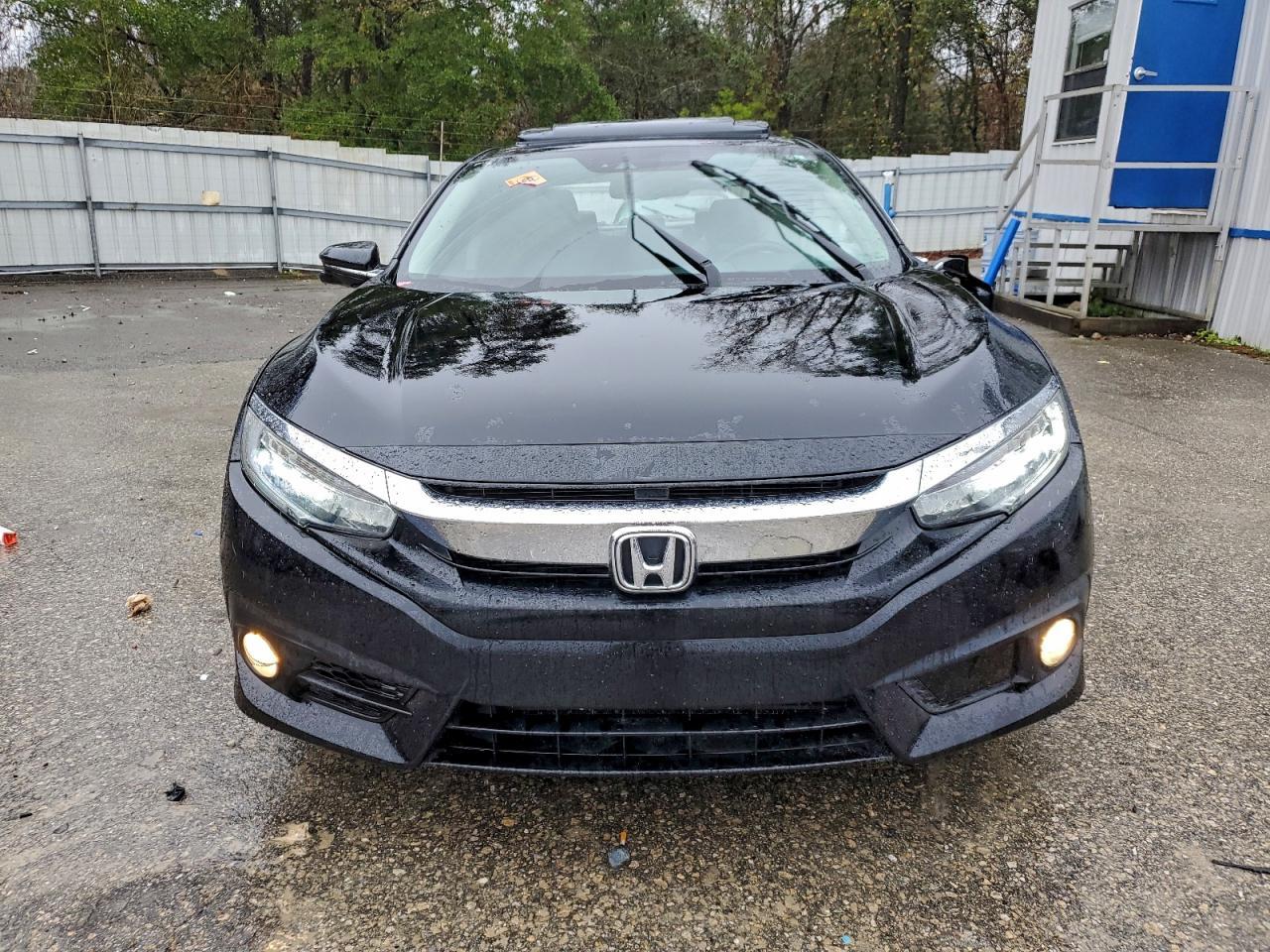 2016 Honda Civic Touring - Фото 5