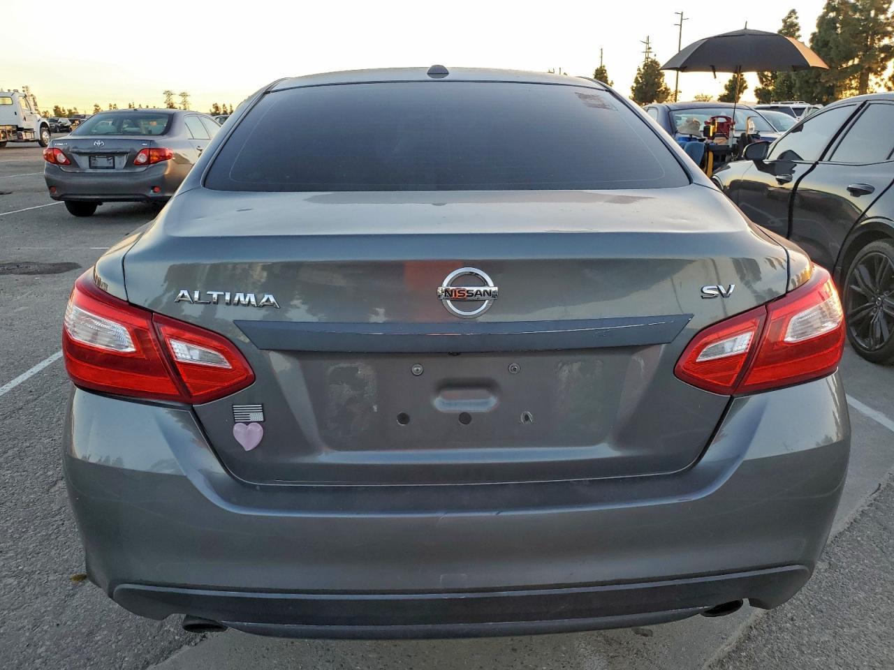 2017 Nissan Altima 2.5 - Image 6