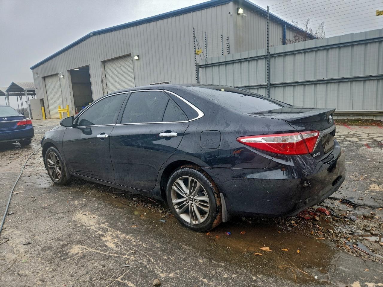 2015 Toyota Camry Se - Фото 2