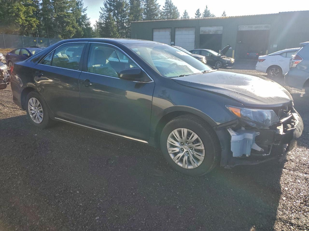 2013 Toyota Camry L - Фото 4