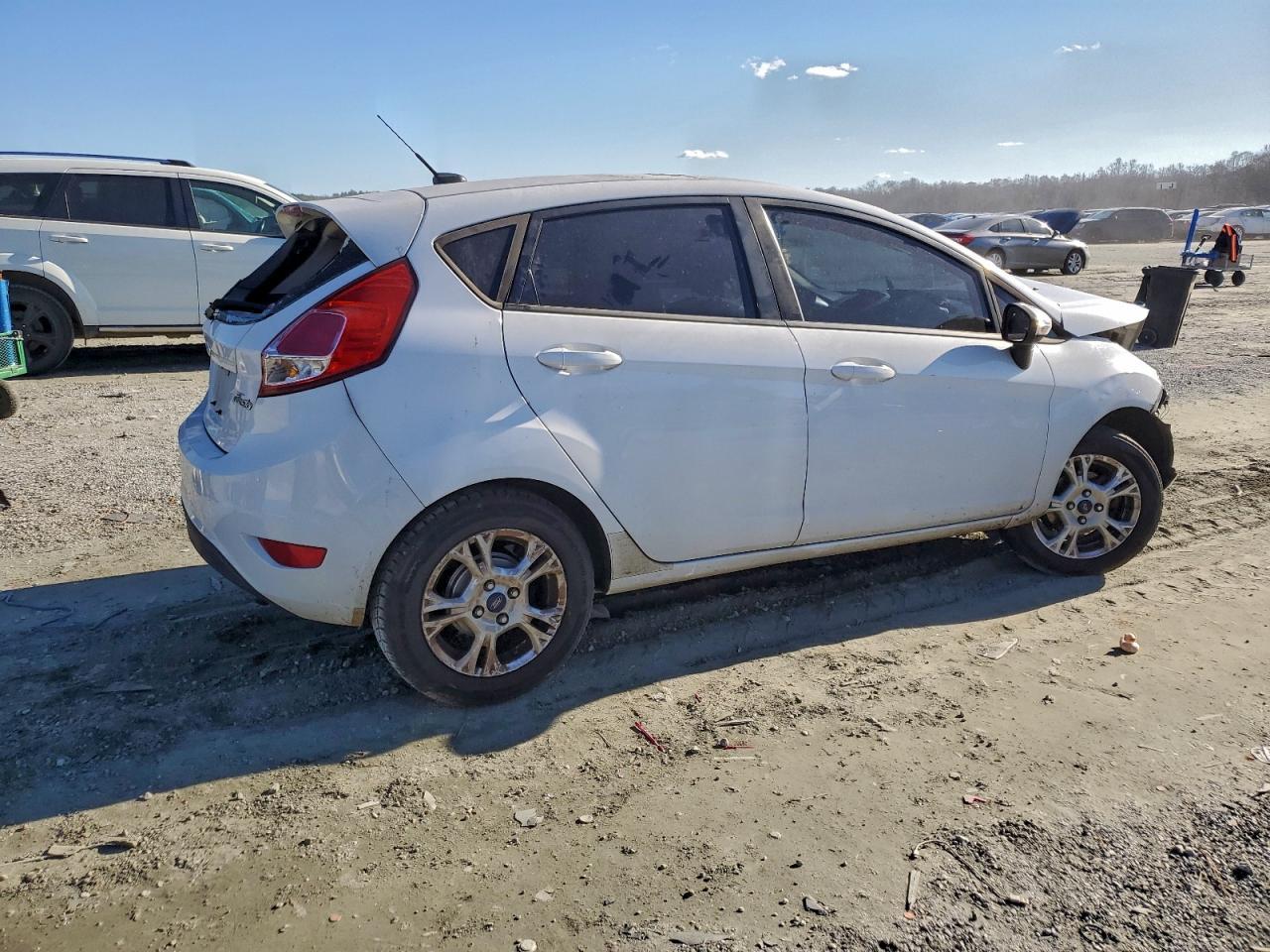 2014 Ford Fiesta Se - Фото 3