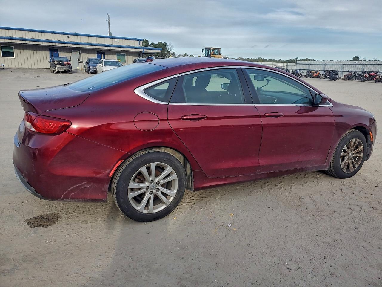 2015 Chrysler 200 Limited - Фото 3