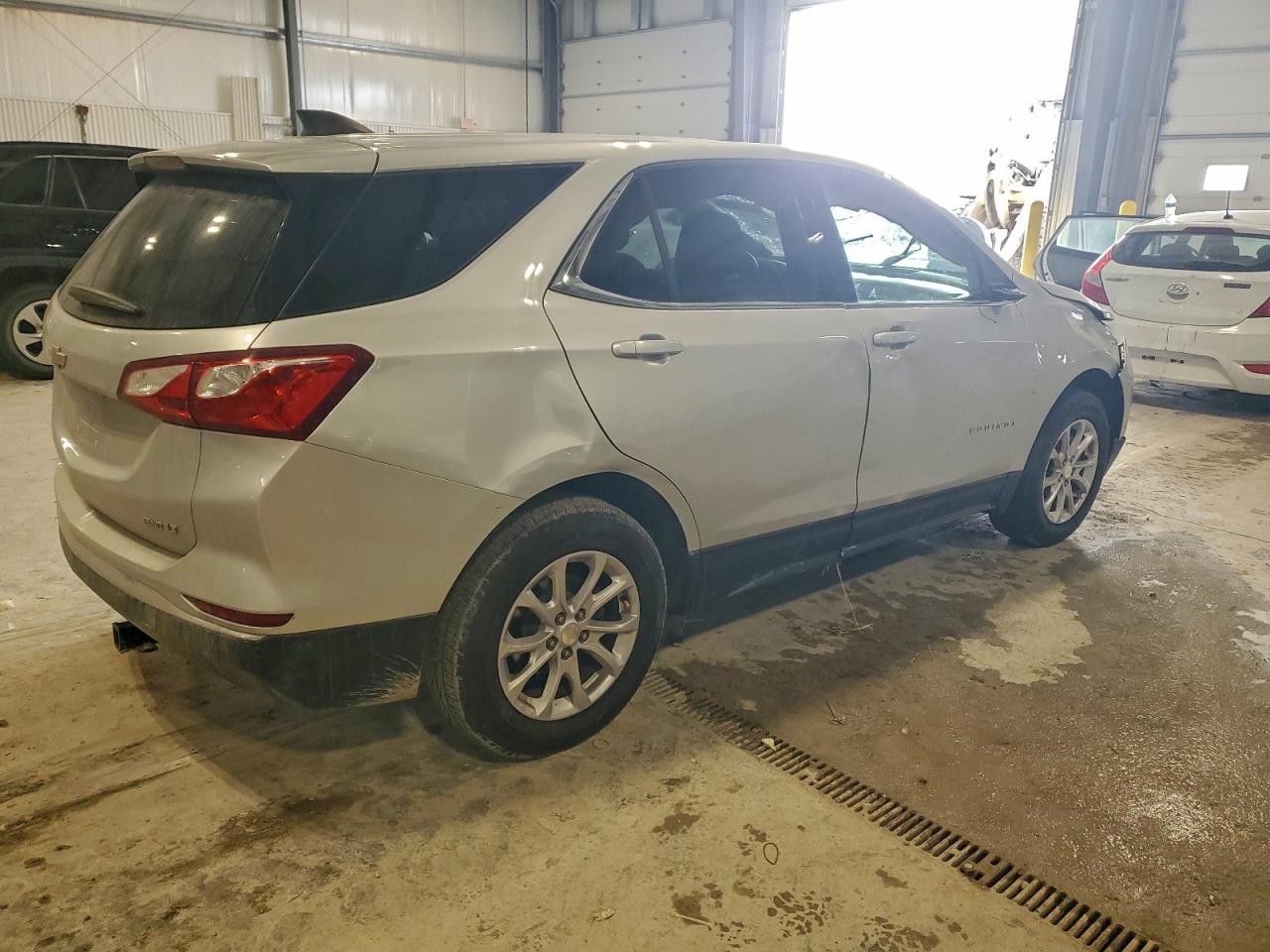 2020 Chevrolet Equinox Lt - Image 3