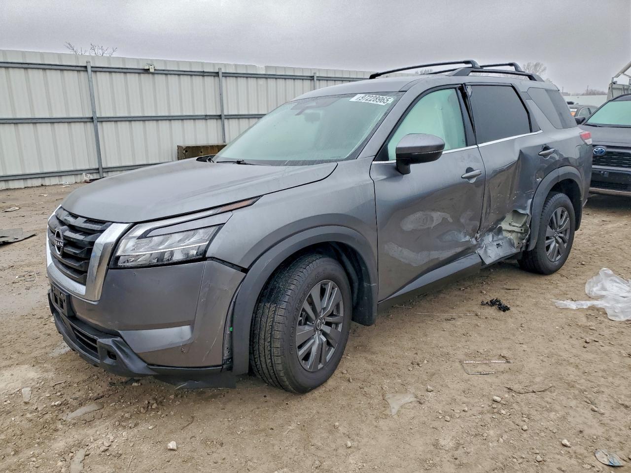 2022 Nissan Pathfinder Sv