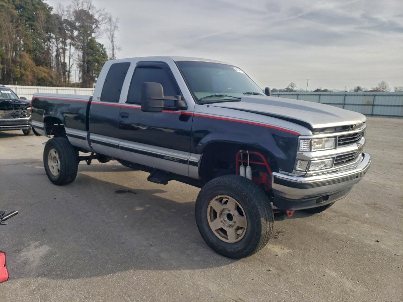 1997 Chevrolet Gmt-400 K1500 - Image 4