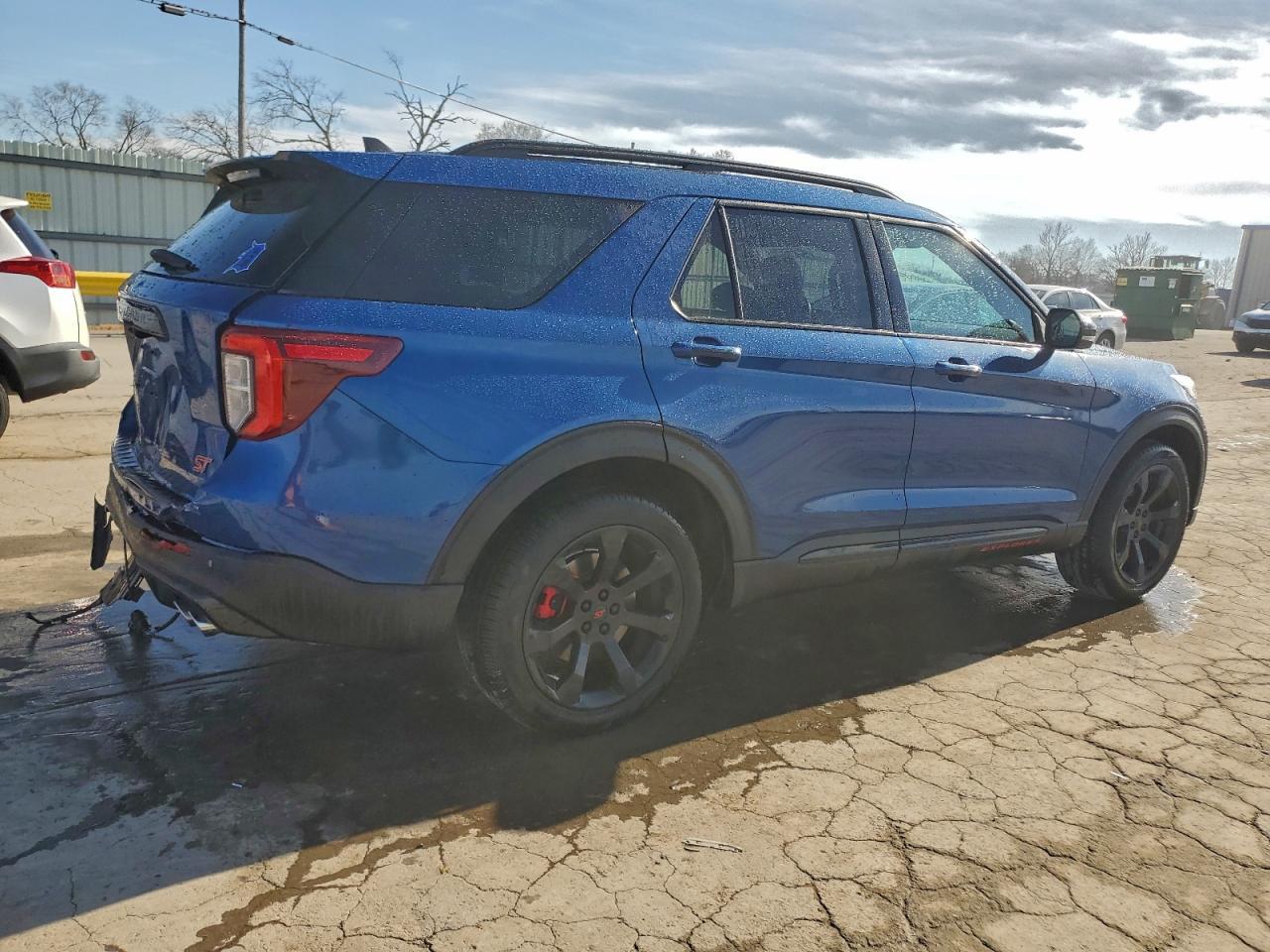 2022 Ford Explorer St - Image 3