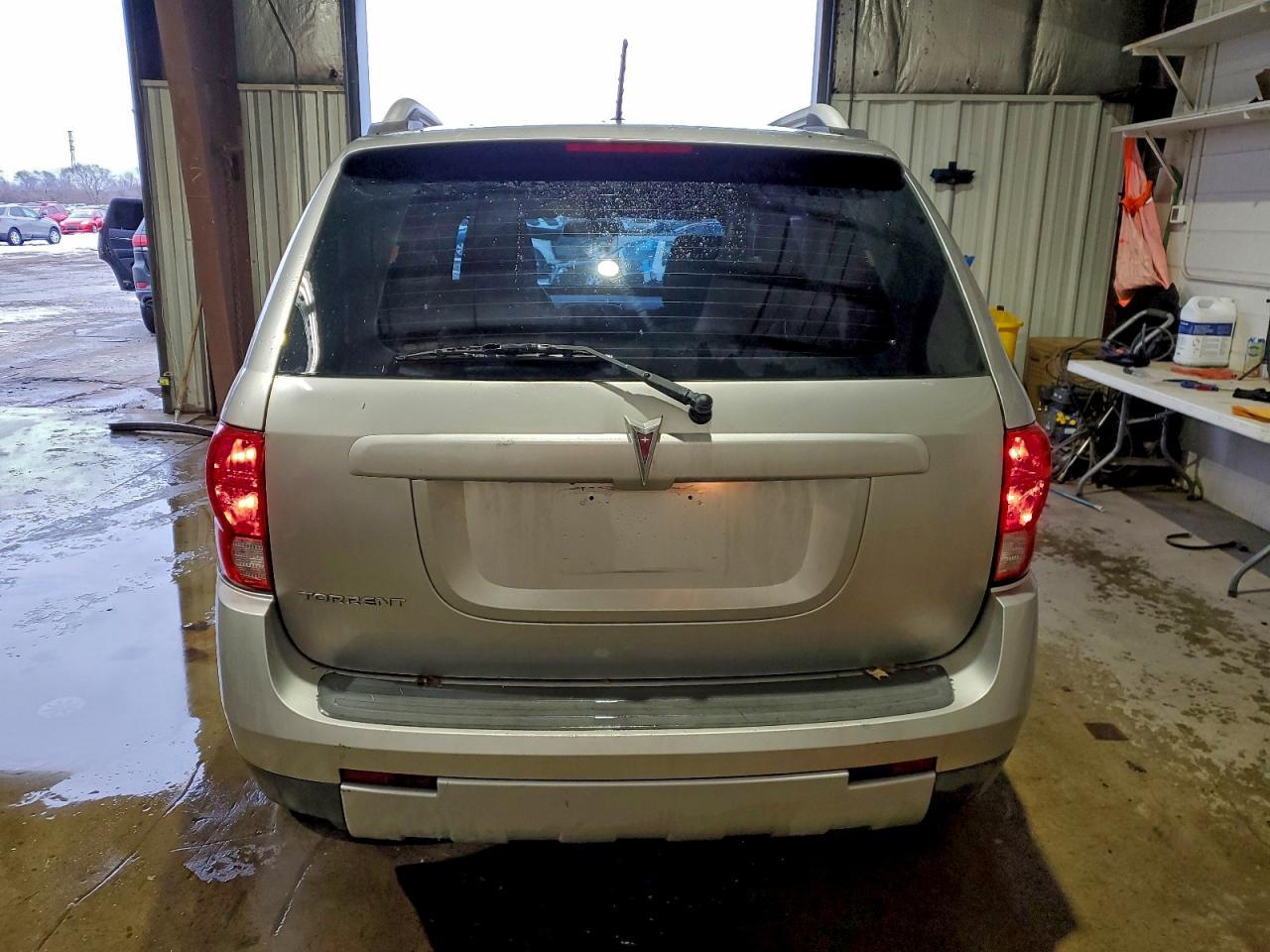 2007 Pontiac Torrent - Image 6