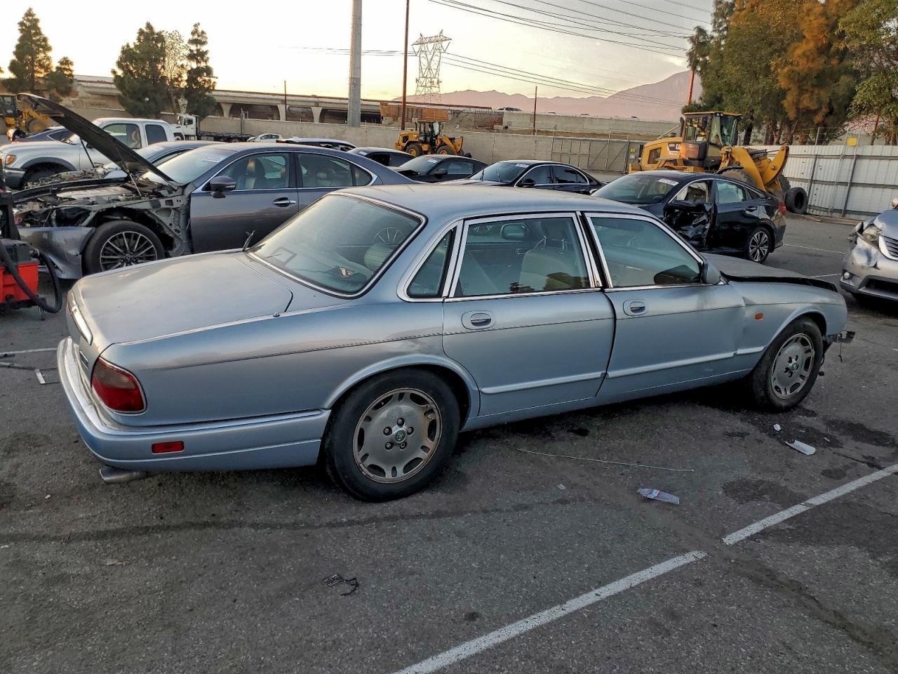 1995 Jaguar Xj6 - Image 3