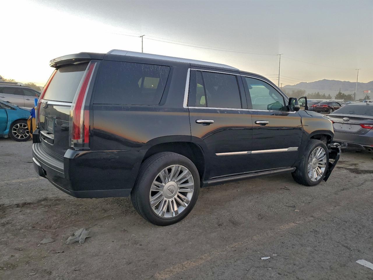 2016 Cadillac Escalade Platinum - Фото 3