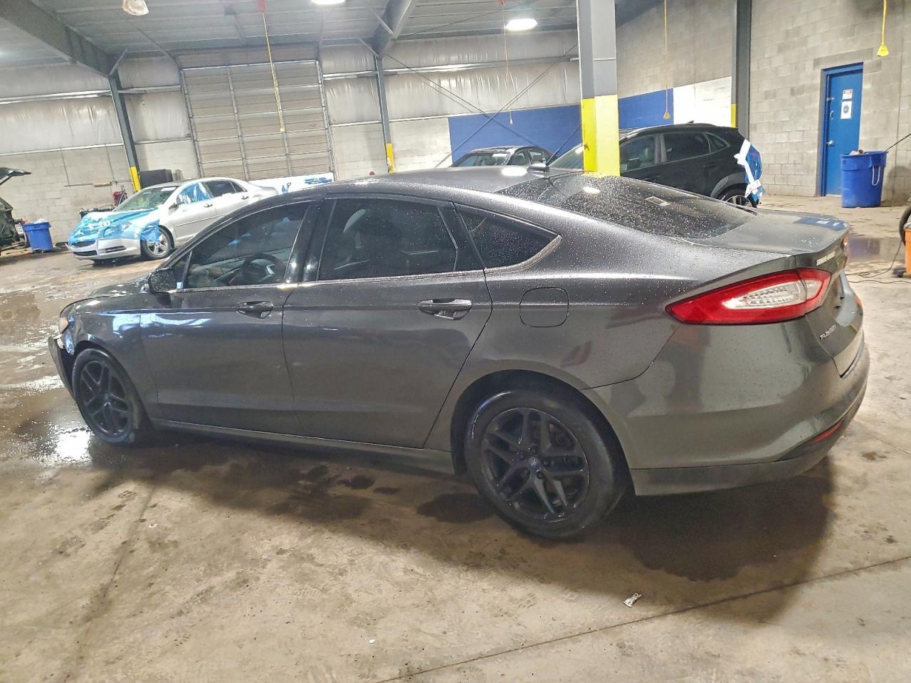 2016 Ford Fusion Se - Фото 2