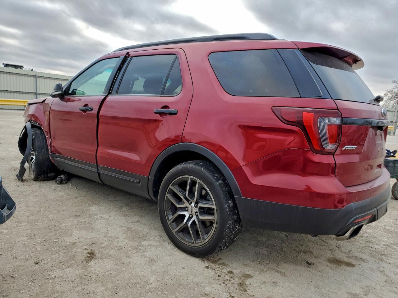 2016 Ford Explorer Sport - Фото 2
