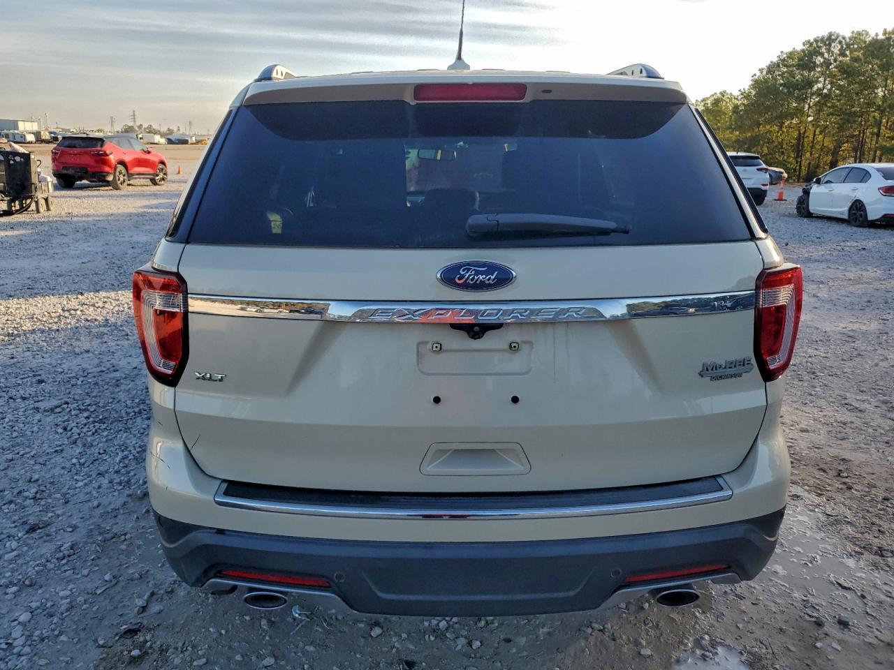 2018 Ford Explorer Xlt - Image 6