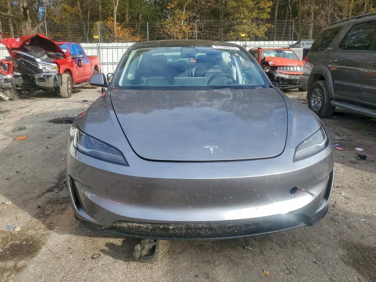 2025 Tesla Model 3 - Фото 5