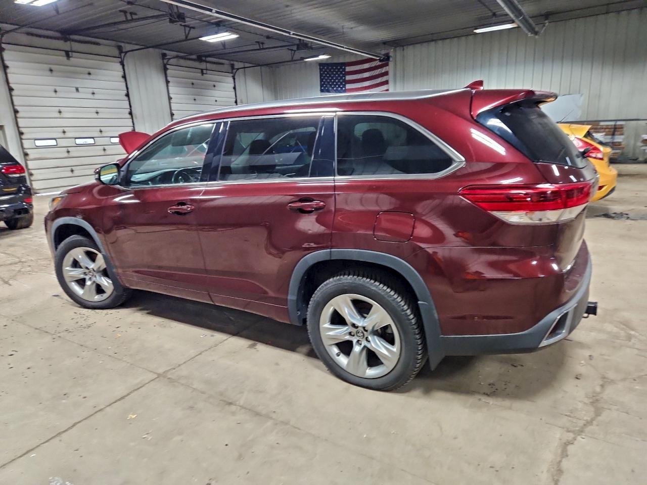 2019 Toyota Highlander Limited - Фото 2