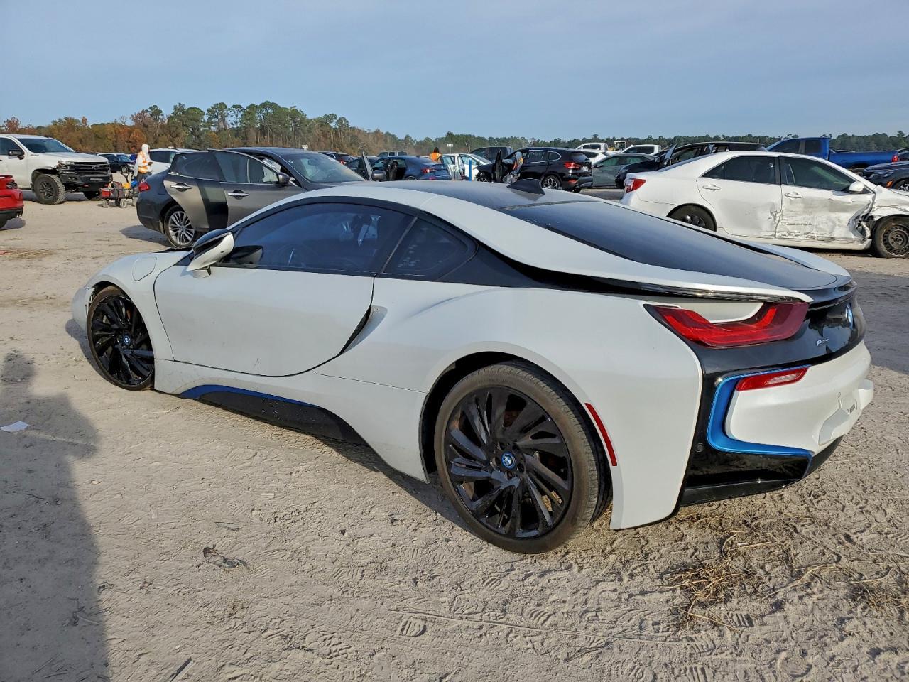 2016 BMW I8 - Фото 3