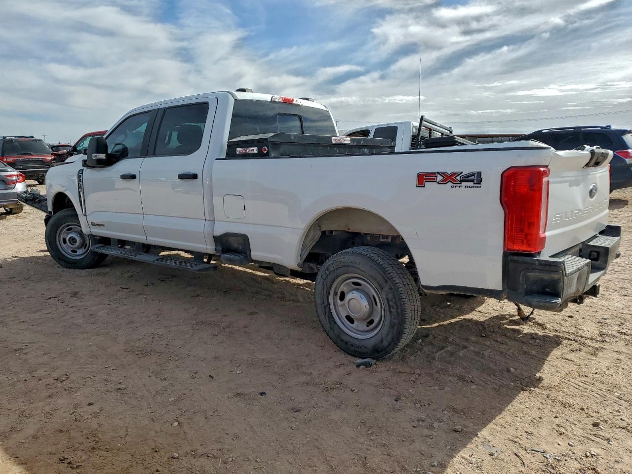 2024 Ford F250 Super Duty - Фото 2