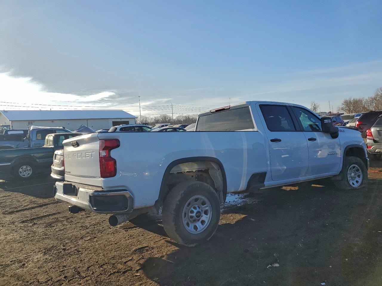 2025 Chev Silverado K3500 - Фото 3