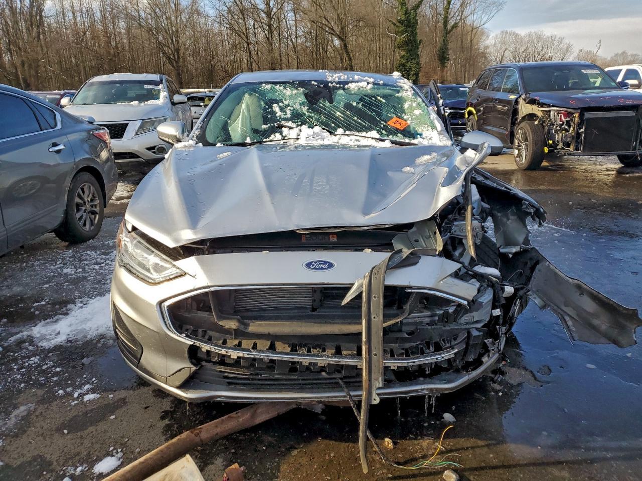 2020 Ford Fusion Se - Фото 5
