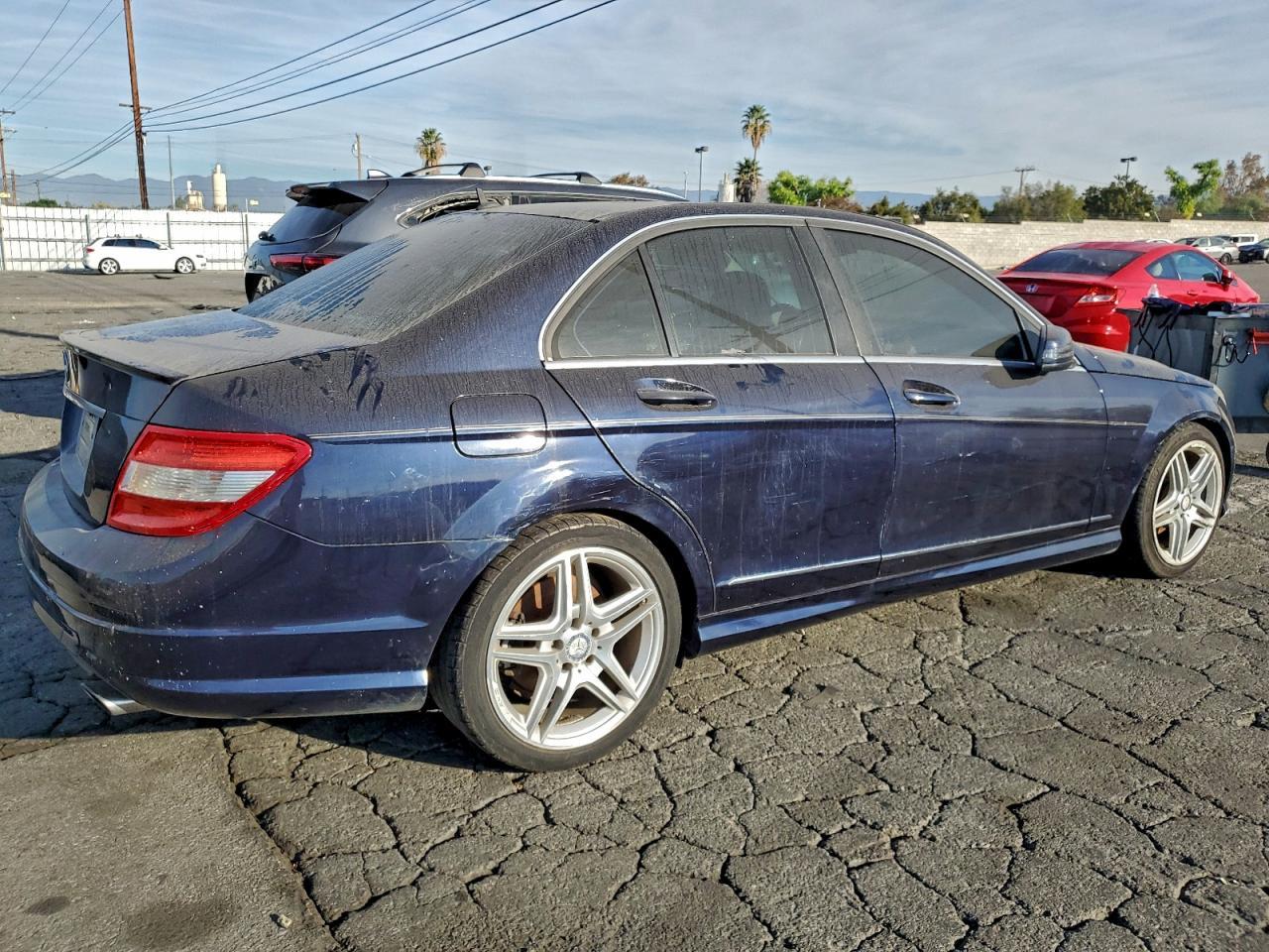 2011 Mercedes-Benz C 300 - Фото 3