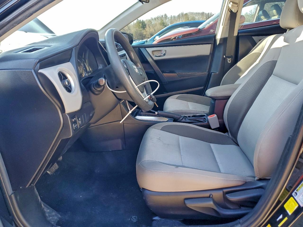 2019 Toyota Corolla L - Фото 7