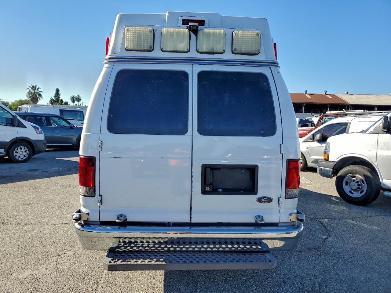 2014 Ford E350 Ambulance - Фото 6