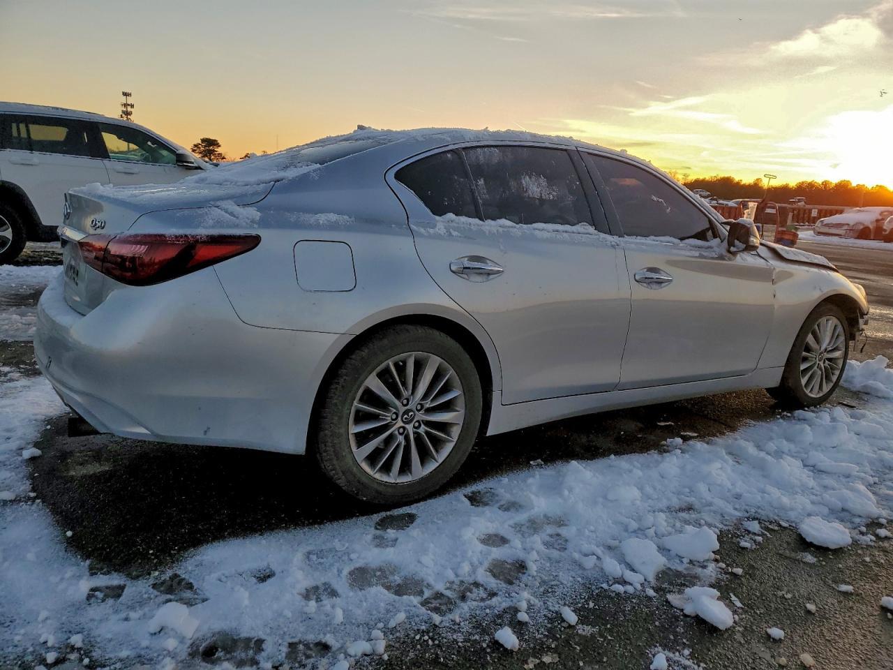 2018 Infiniti Q50 Luxe - Image 3
