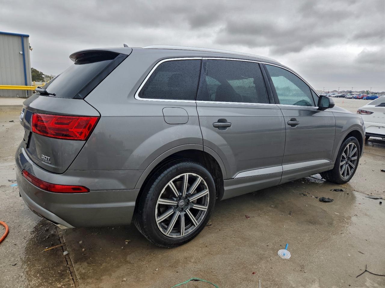 2017 Audi Q7 Premium Plus - Image 3