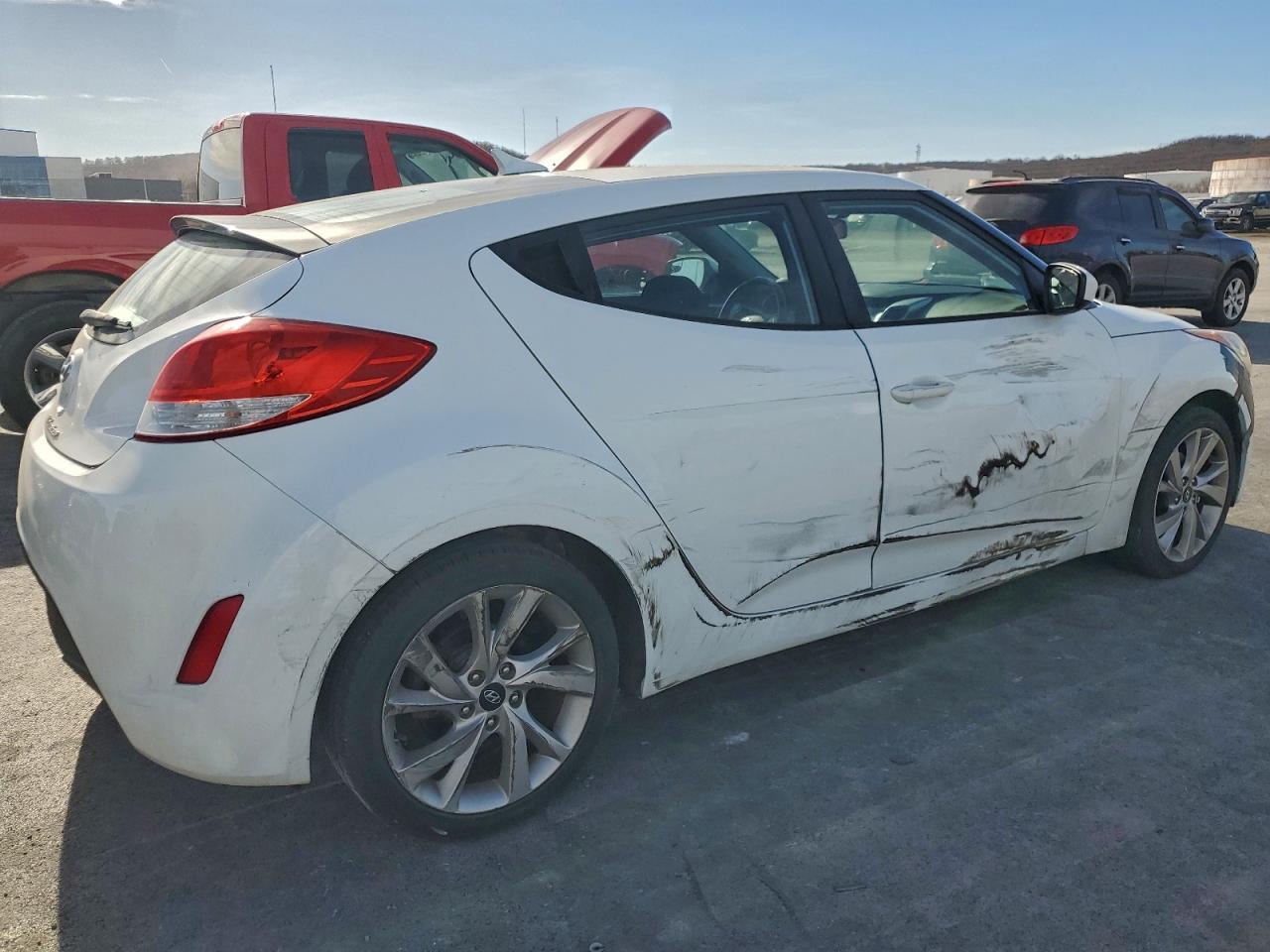 2017 Hyundai Veloster Base - Фото 3