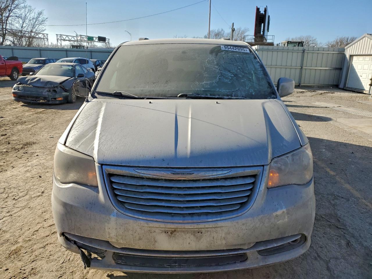 2011 Chrysler Town & Country Touring - Image 5
