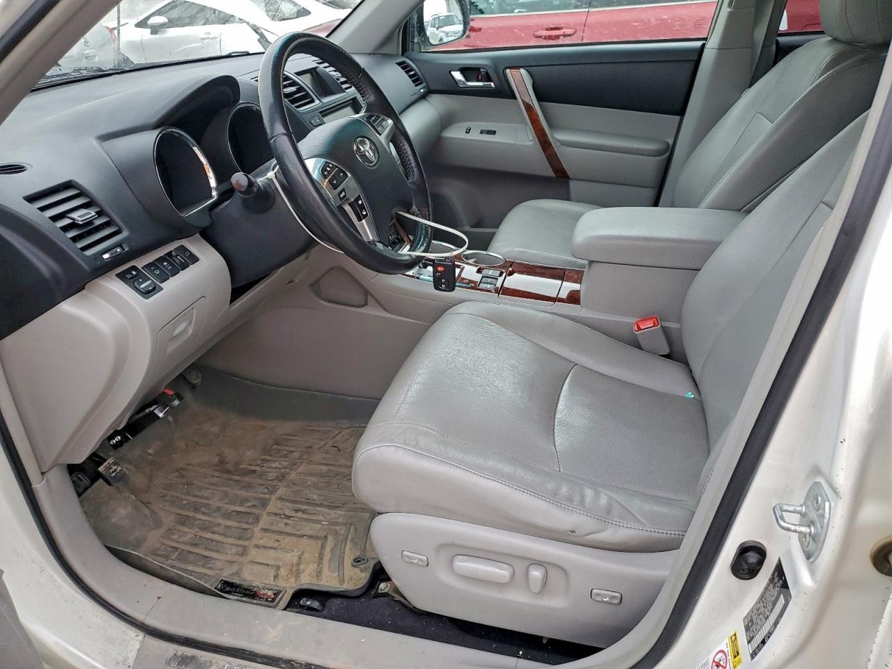 2012 Toyota Highlander Limited - Image 7