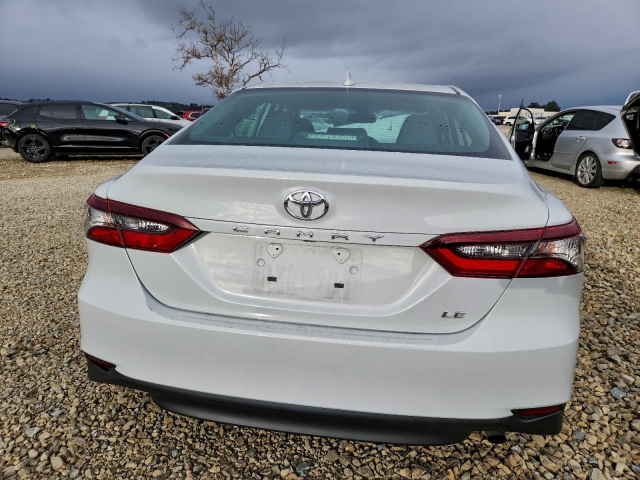 2022 Toyota Camry Le - Фото 6