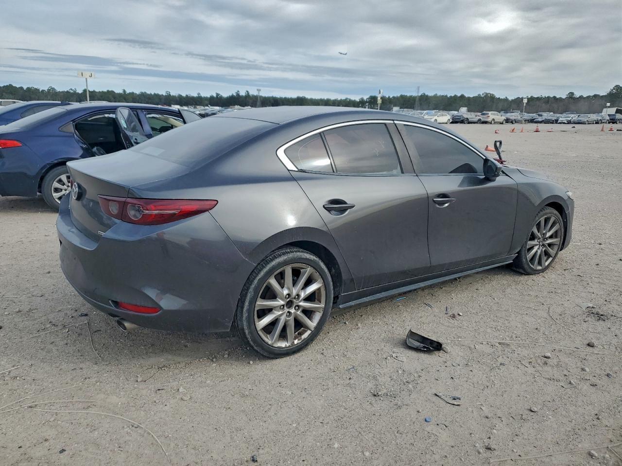 2019 Mazda 3 Preferred Plus - Фото 3