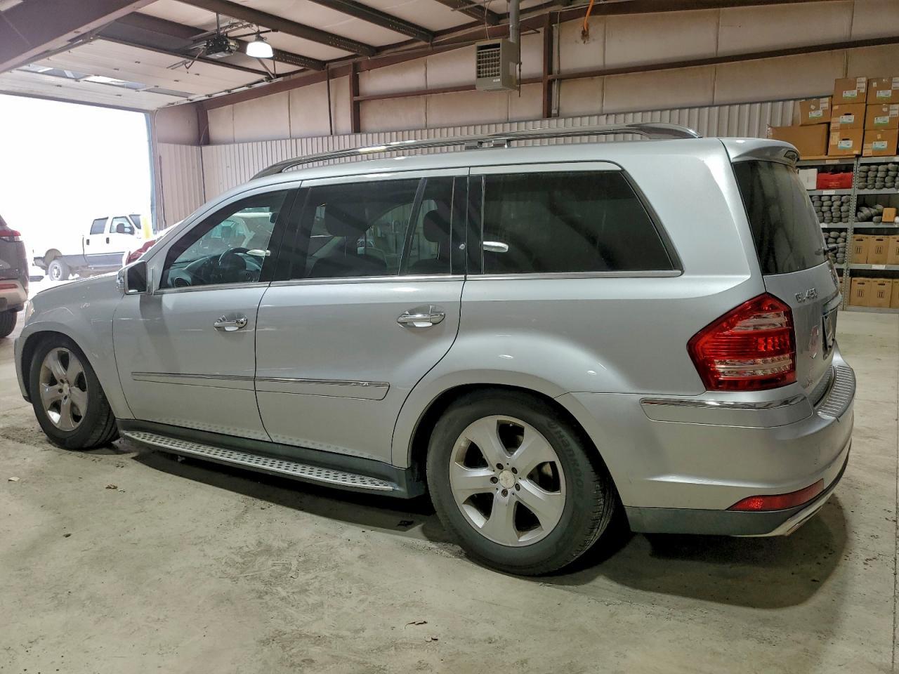 2011 Mercedes-Benz Gl 450 4Matic - Image 2