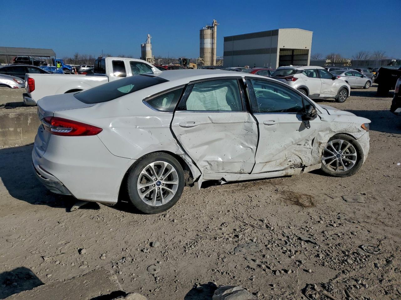 2019 Ford Fusion Se - Фото 3