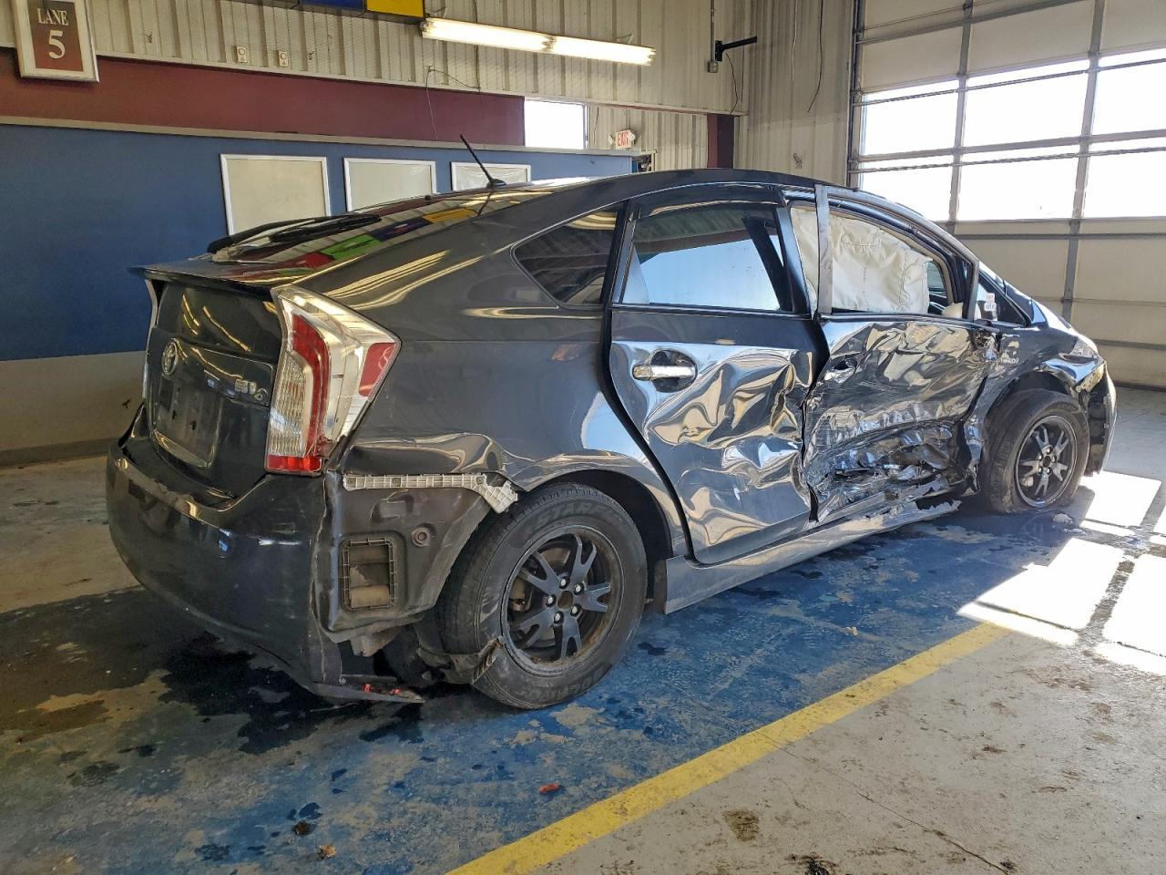 2015 Toyota Prius - Фото 3