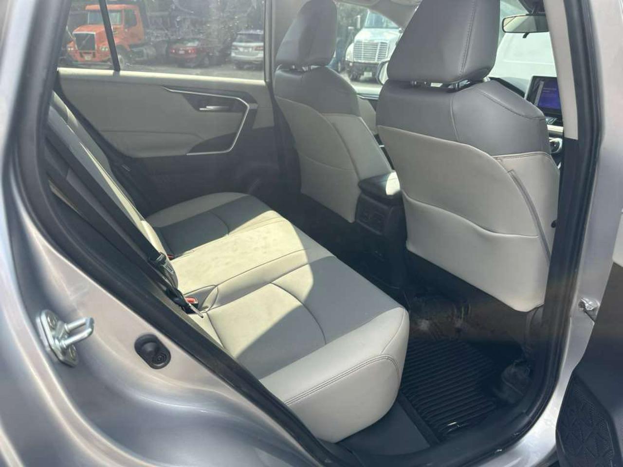 2024 Toyota Rav4 Xle Premium - Image 6