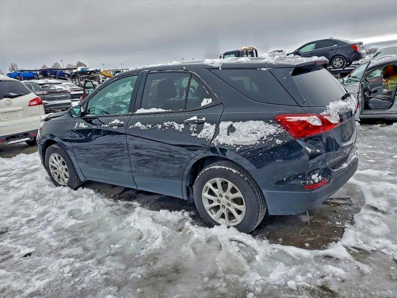 2019 Chevrolet Equinox Ls - Фото 2