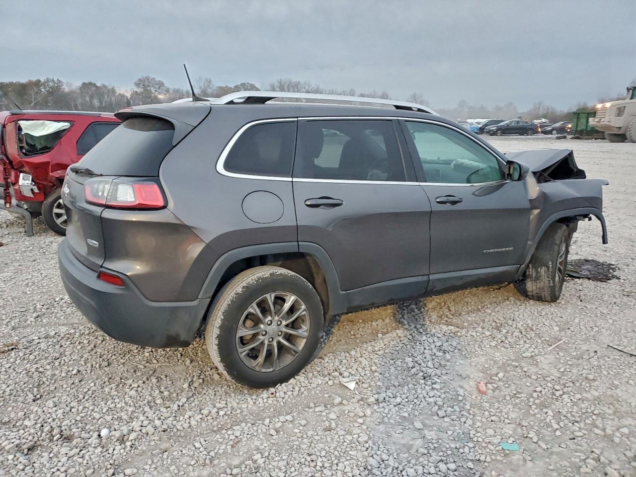 2019 Jeep Cherokee Latitude Plus - Image 3
