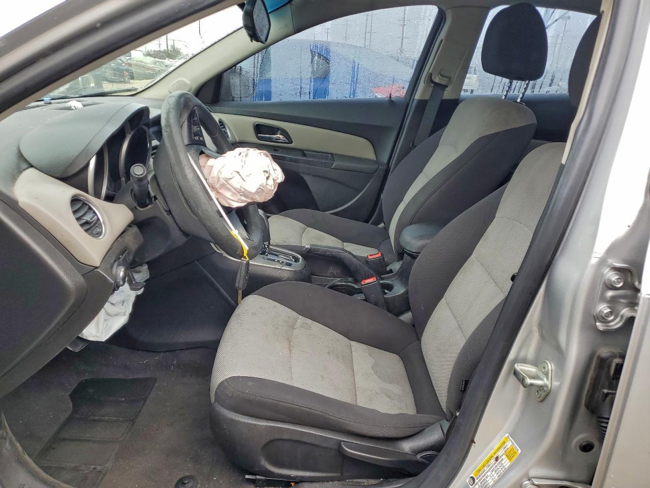 2014 Chevrolet Cruze Ls - Image 7