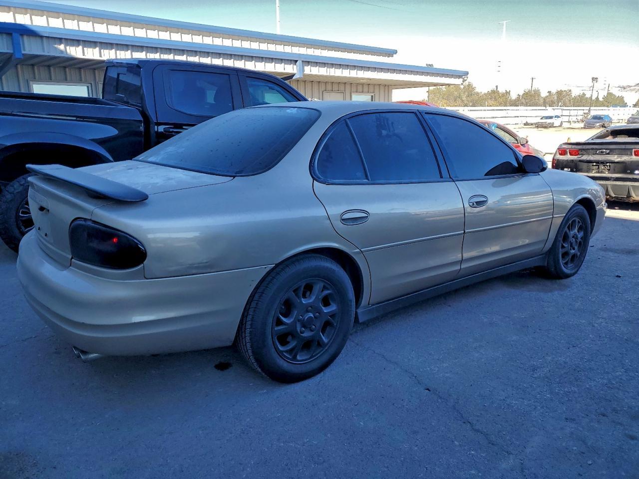 2000 Oldsmobile Intrigue Gx - Image 3