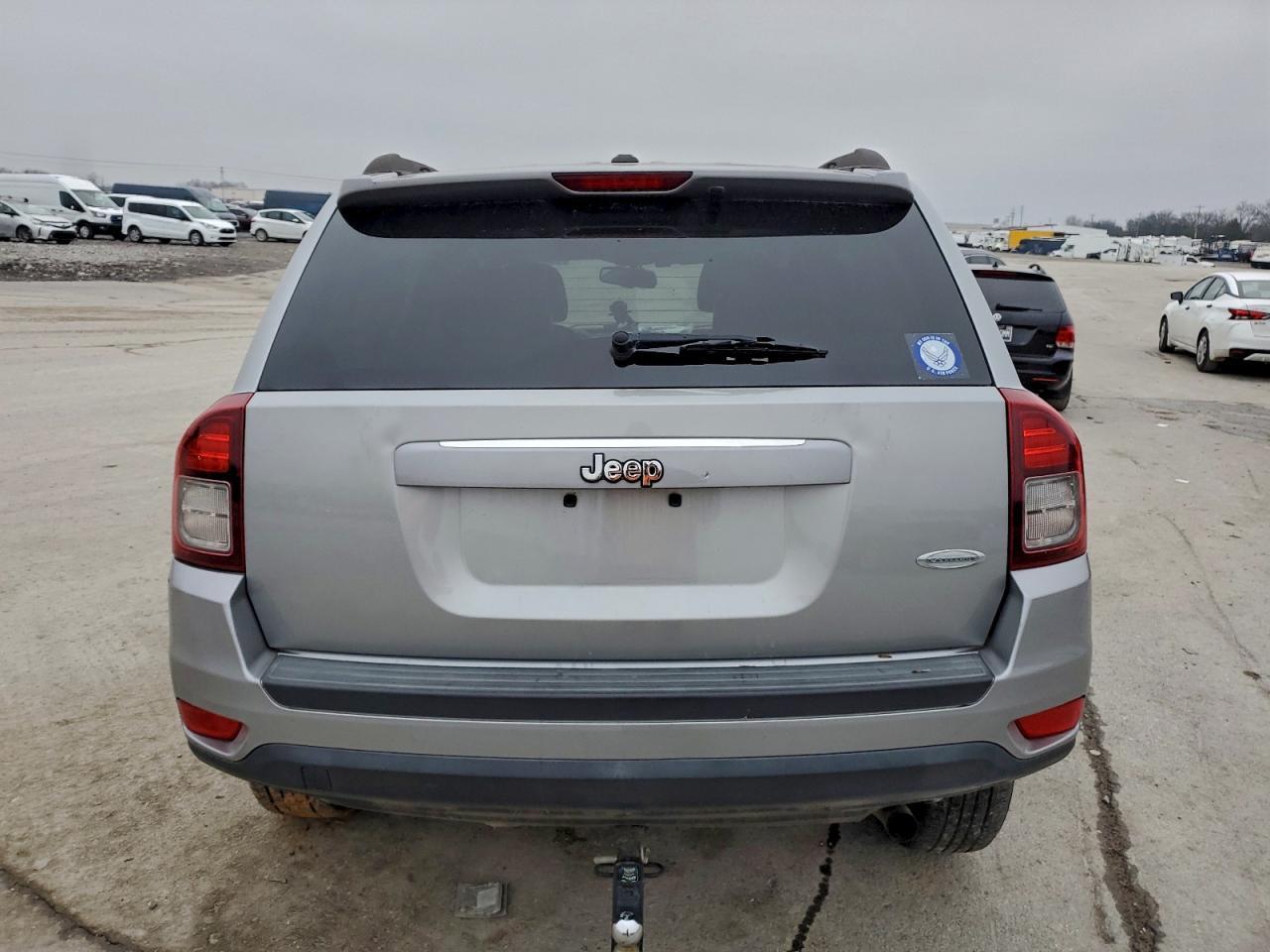 2014 Jeep Compass Latitude - Image 6
