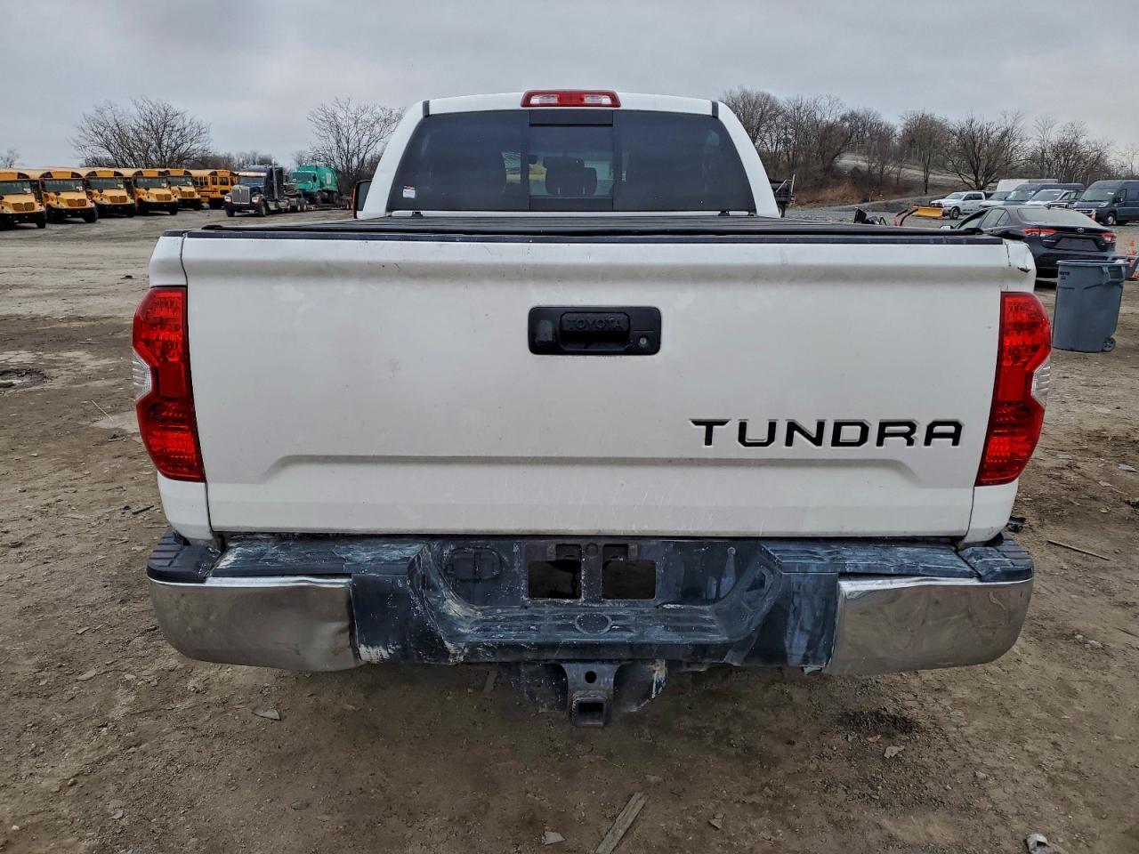 2017 Toyota Tundra Double Cab Sr - Фото 6