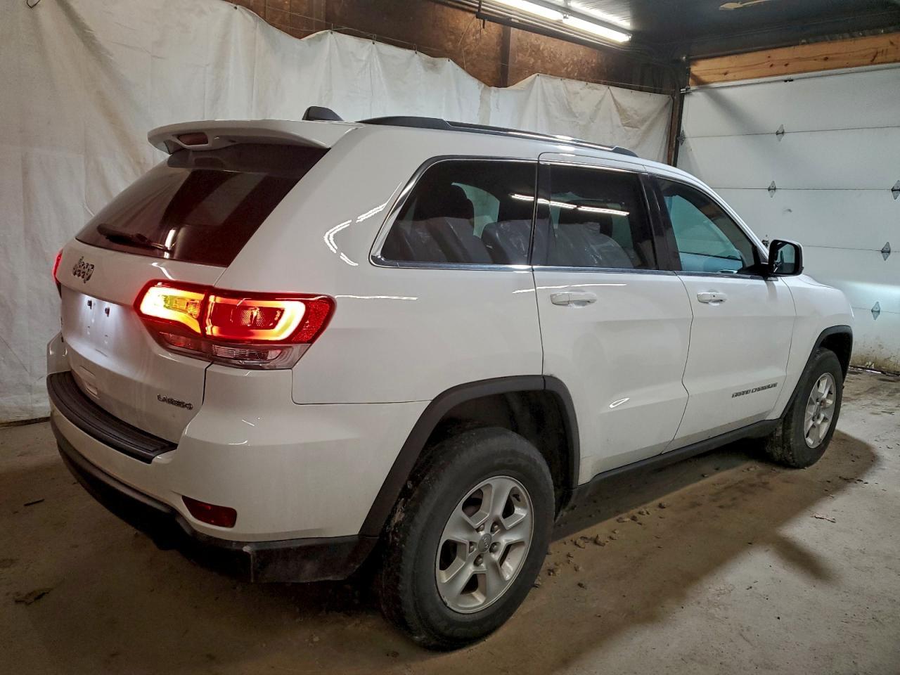2015 Jeep Grand Cherokee Laredo - Image 3